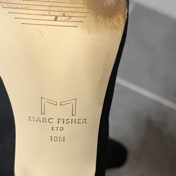 Size 10 women’s MARC FISHER LTD Kellen Black Suede Boots ankle - Picture 6 of 8